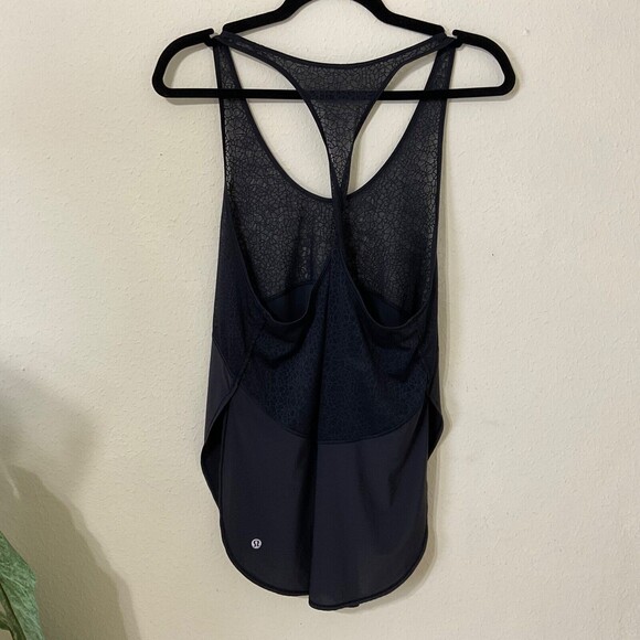 Lululemon Twist And Train Tank Black Side Slits measures to a size small - Picture 11 of 16